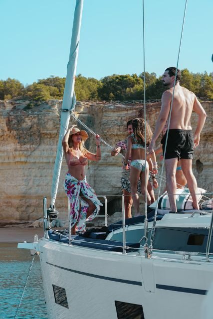 Portimao: Full Day Luxury Sail-Yacht Cruise - Drinks, snacks, and what’s allowed onboard